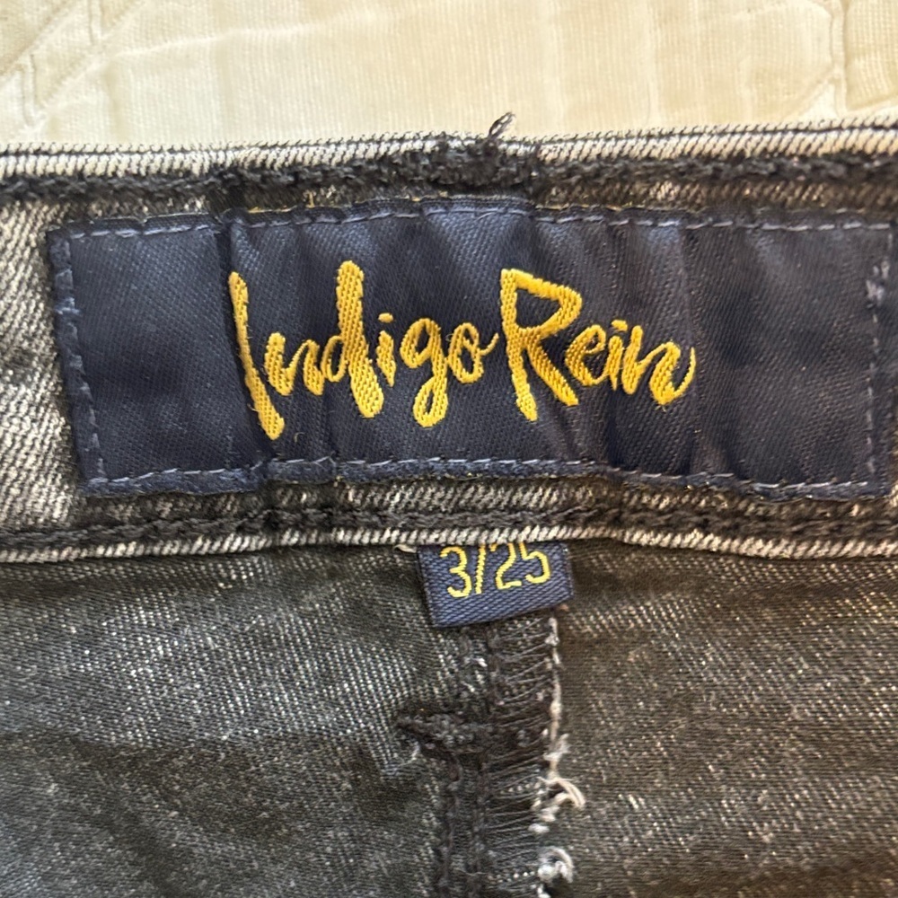 Indigo Rein Gray Distressed Jean Shorts - Picture 4 of 7